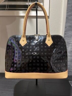 ARCADIA Black Glossy Patent Leather Dome Satchel Handbag Made in Italy